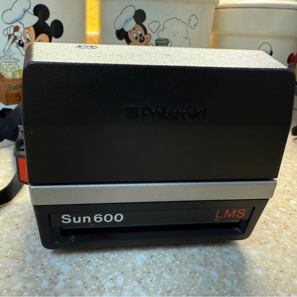 Polaroid Sun 600 LMS Camera - Black and Silver - Picture 2 of 16